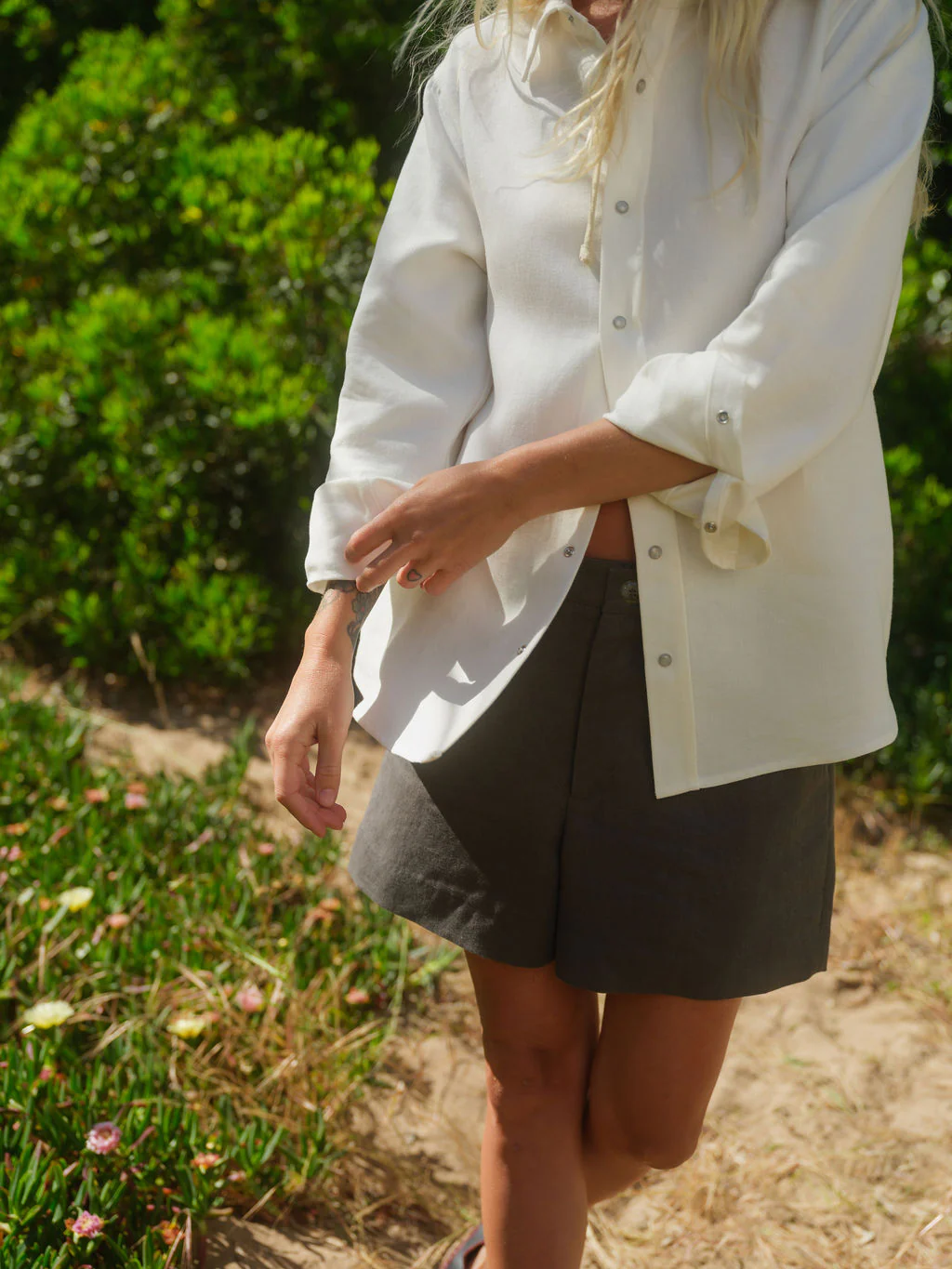 Charcoal Linen Short - Image 3